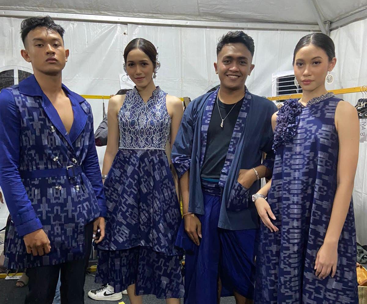 podiumnews.com-Jung Sas Tampilkan Nila Angsana di Adi Warna Wastra Loka